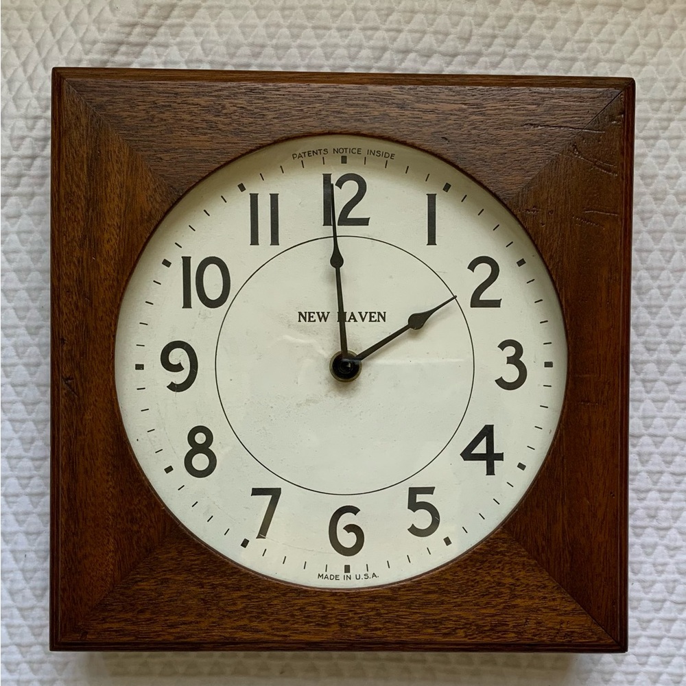 Vintage/Antique New Haven Wall Clock AS IS No Key